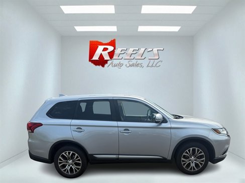 Used 2017 Mitsubishi Outlander SE image 15