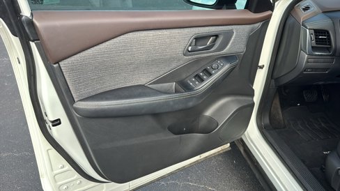 Used 2021 Nissan Rogue S image 10