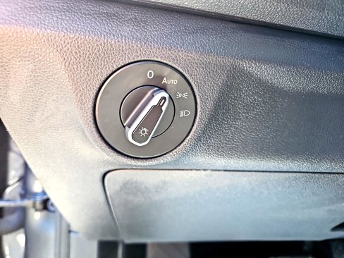 Used 2024 Volkswagen Jetta SE image 19