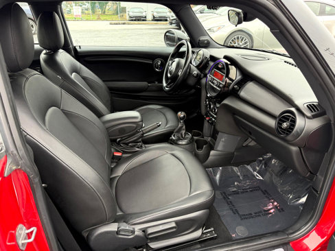 Used 2015 MINI Cooper 2-Door Hardtop w/ Premium Package image 11