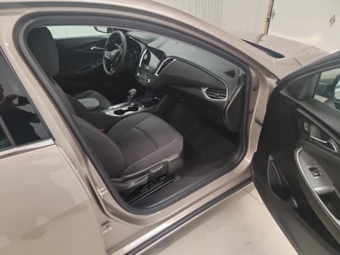 Used 2025 Chevrolet Malibu LT image 7