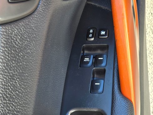 Used 2016 Hyundai Veloster Turbo image 22