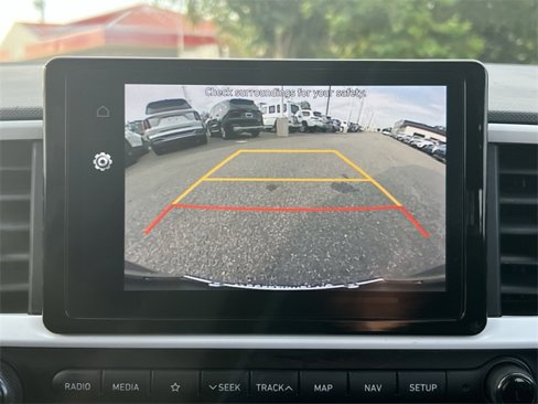 Used 2022 Hyundai Venue Limited image 17