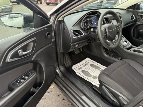 Used 2015 Chrysler 200 Limited image 16