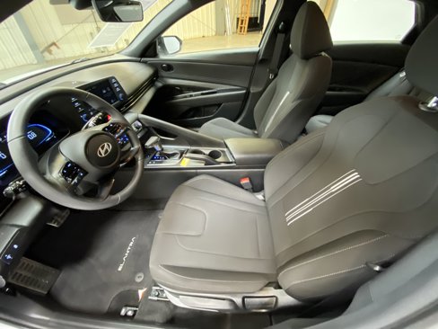 Used 2025 Hyundai Elantra Sport image 21