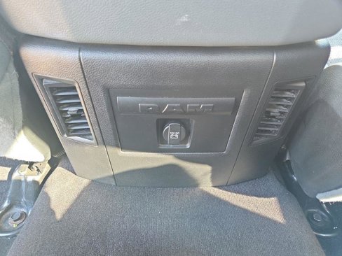 Used 2018 RAM 1500 Classic SLT image 37