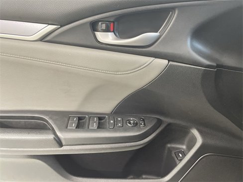 Used 2018 Honda Civic Touring image 22