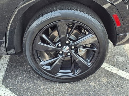 Used 2022 Buick Envision Essence w/ Technology Package II image 24