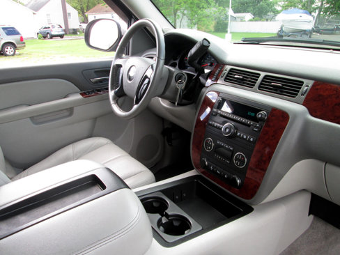Used 2010 Chevrolet Tahoe LT image 13