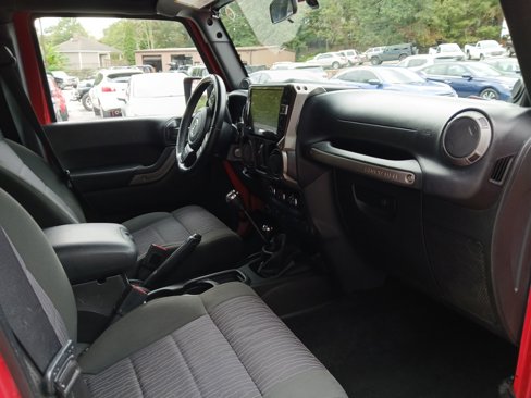 Used 2012 Jeep Wrangler Unlimited Sport image 15