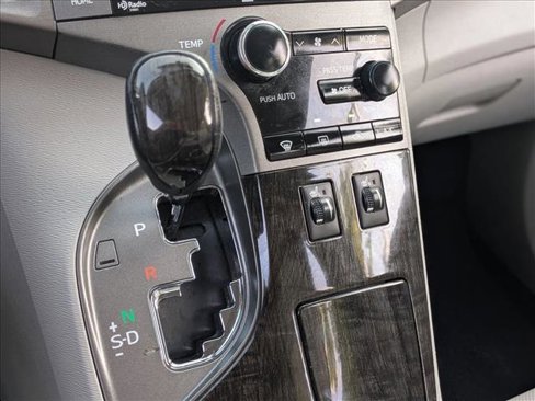 Used 2015 Toyota Venza XLE image 12