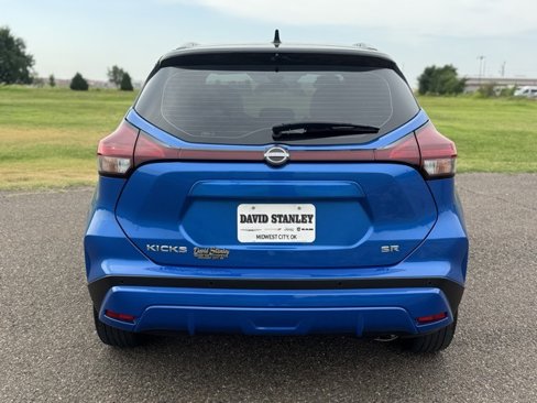 Used 2023 Nissan Kicks SR w/ SR Premium Package image 5