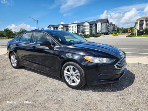 Used 2018 Ford Fusion SE w/ Fusion SE Technology Package image 2