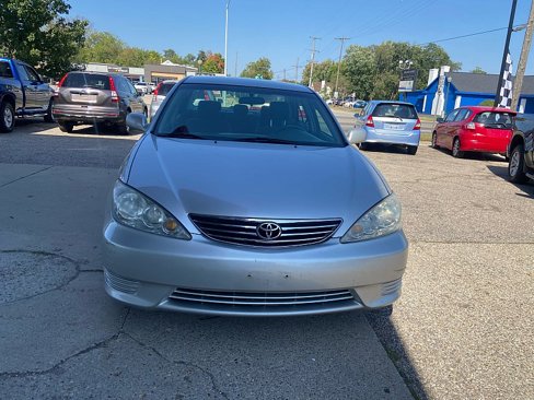 Used 2005 Toyota Camry LE image 3