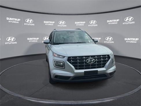 Certified 2022 Hyundai Venue SEL w/ Cargo Package image 3
