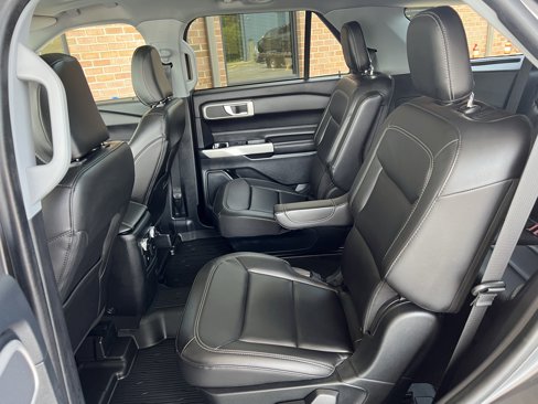 Used 2022 Ford Explorer XLT w/ Equipment Group 202A image 19