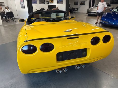 Used 2003 Chevrolet Corvette Convertible w/ Preferred Equipment Group1 image 9