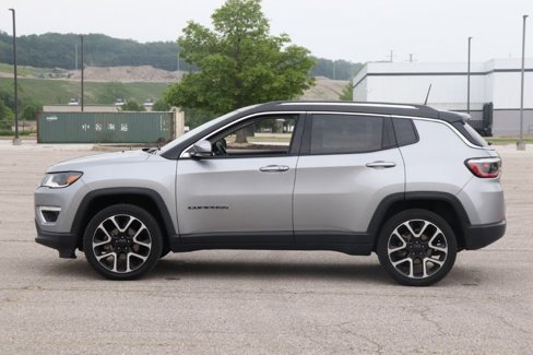 Used 2021 Jeep Compass Limited w/ Elite Exterior Group image 4