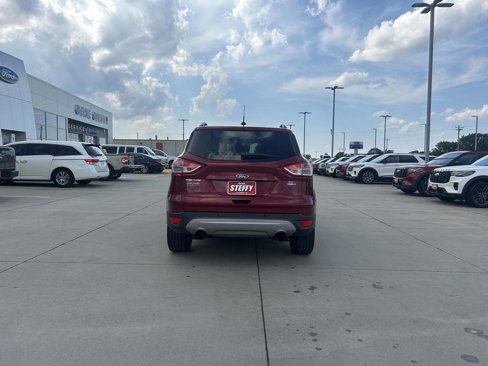 Used 2016 Ford Escape SE w/ Equipment Group 201A image 4