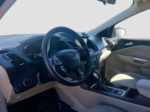 Used 2019 Ford Escape SE image 9