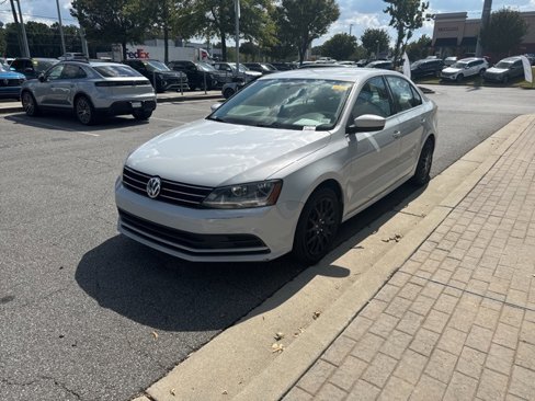 Used 2017 Volkswagen Jetta S image 4
