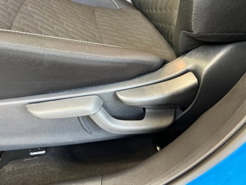 Used 2023 Nissan Kicks SV image 29