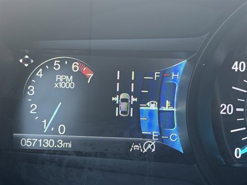 Used 2020 Ford Edge SEL image 40