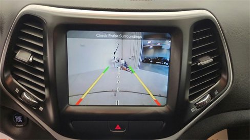 Used 2015 Jeep Cherokee Trailhawk w/ Comfort/Convenience Group image 16