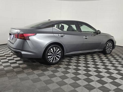Used 2023 Nissan Altima 2.5 SV image 3