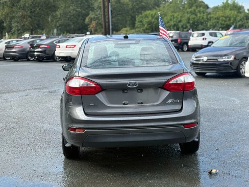 Used 2016 Ford Fiesta SE image 5