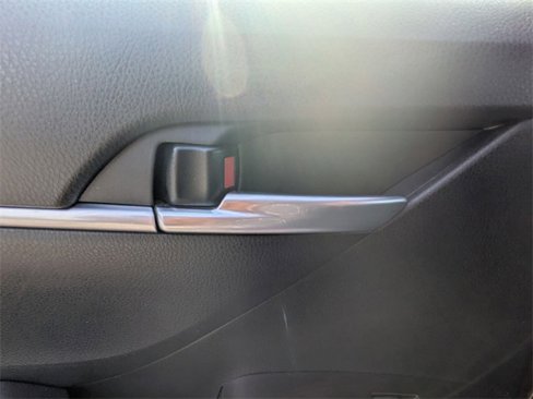 Used 2023 Toyota Camry SE image 22