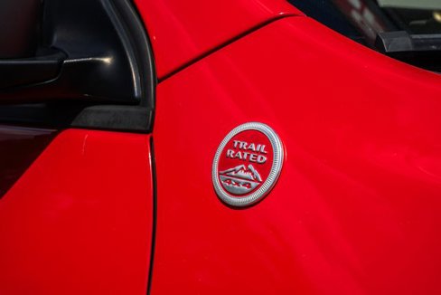 Used 2019 Jeep Cherokee Trailhawk image 21