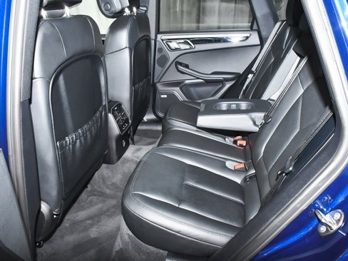 Used 2022 Porsche Macan image 46