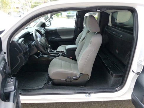 Used 2022 Toyota Tacoma SR image 28