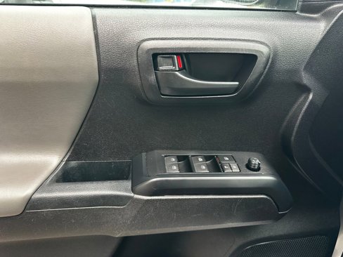 Used 2021 Toyota Tacoma SR image 55