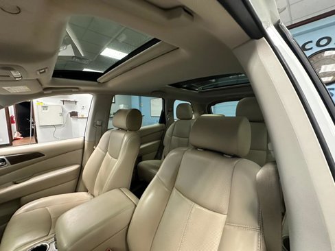 Used 2018 Nissan Pathfinder Platinum image 18