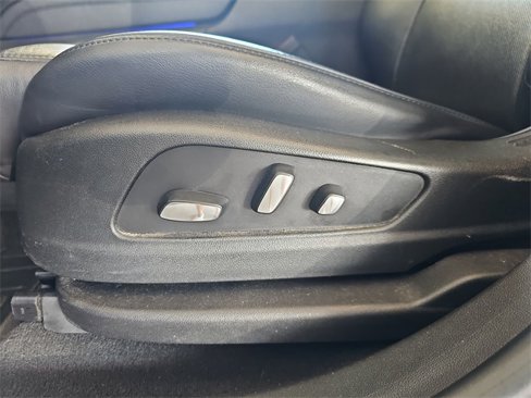 Used 2017 Cadillac XT5 Luxury image 21