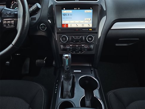 Used 2017 Ford Explorer XLT w/ Equipment Group 201A image 11