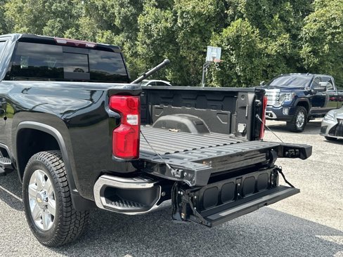 Used 2022 Chevrolet Silverado 2500 LTZ w/ LTZ Convenience Package image 7