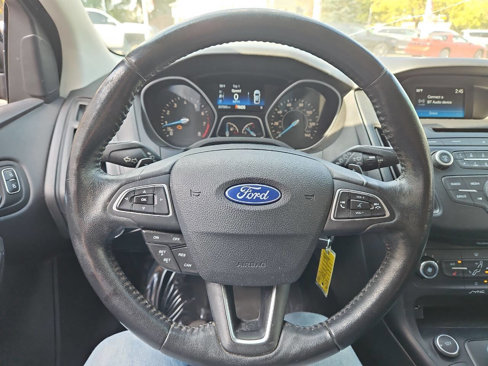 Used 2015 Ford Focus SE w/ SE Sport Package image 22