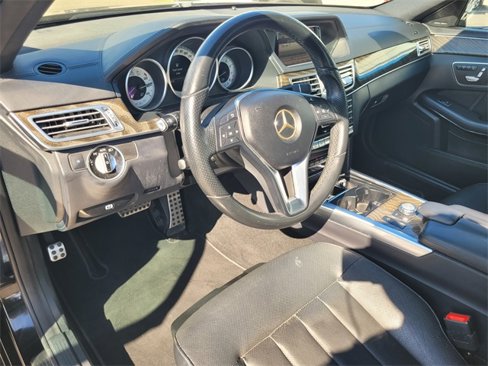 Used 2015 Mercedes-Benz E 400 Sedan w/ Lighting Package image 12
