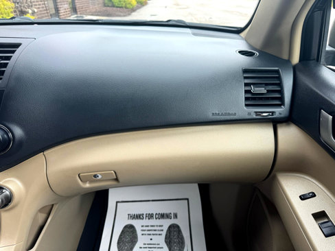 Used 2013 Toyota Highlander SE image 22