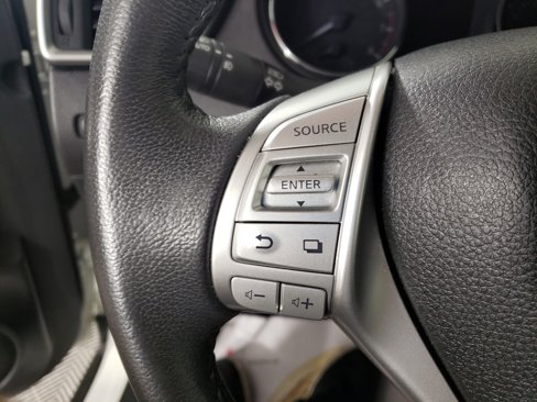 Used 2016 Nissan Rogue SL image 18