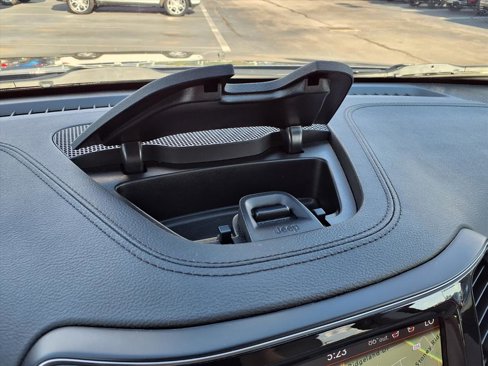 Used 2019 Jeep Cherokee Limited image 7