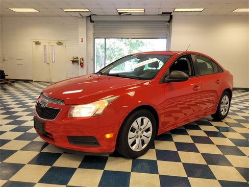 Used 2014 Chevrolet Cruze LS image 3