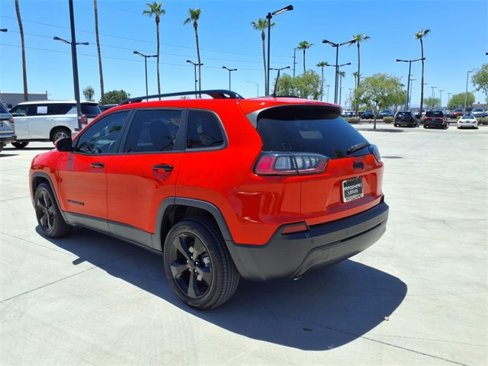Used 2021 Jeep Cherokee Latitude Plus image 3