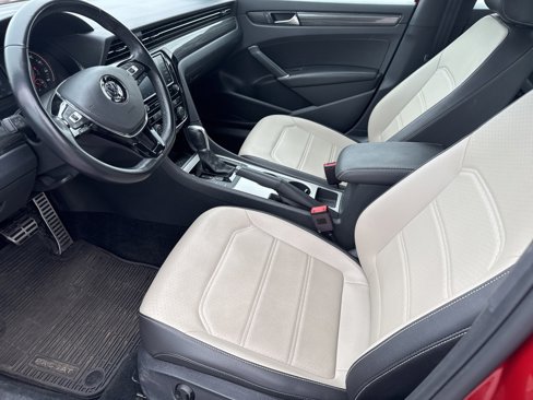Used 2021 Volkswagen Passat 2.0T R-Line w/ Luggage Net & Mats Package image 5