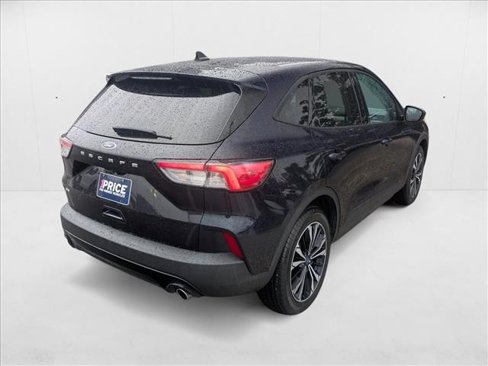 Used 2021 Ford Escape SE w/ SE Sport Appearance Package image 5