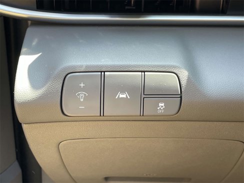 Certified 2022 Hyundai Elantra SEL w/ Convenience + Premium Package image 17