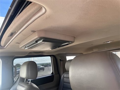 Used 2004 HUMMER H2 image 7